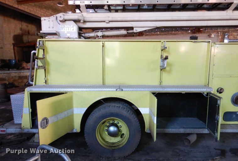 image for item HK9504 1978 American Lafrance  ladder fire truck