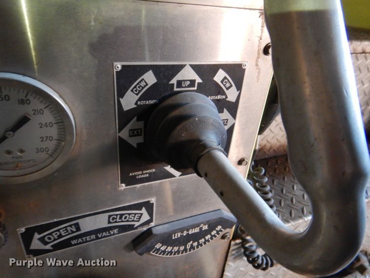 image for item HK9504 1978 American Lafrance  ladder fire truck