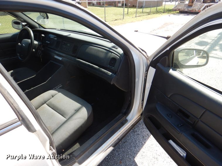 image for item HK9505 2007 Ford Crown Victoria Police Interceptor