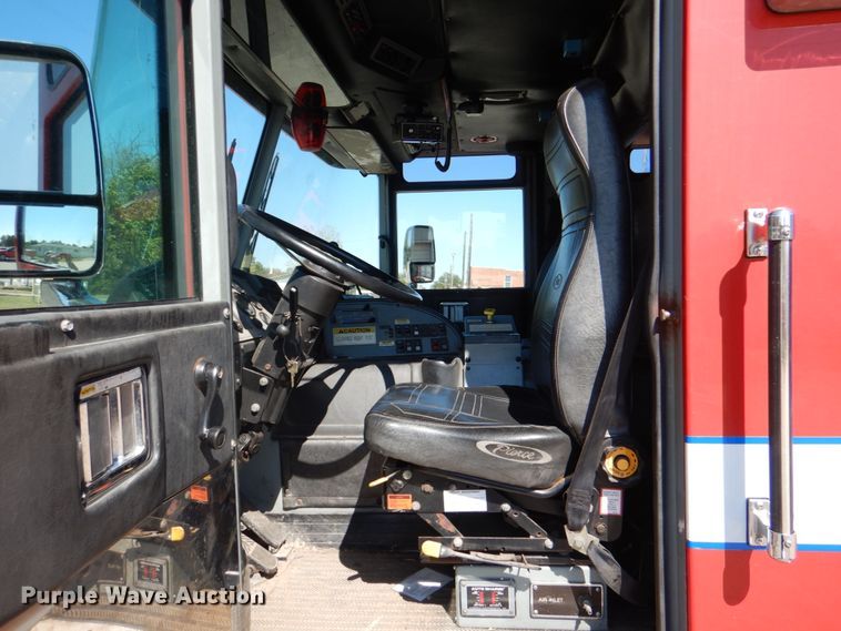 image for item HK9506 1998 Pierce  pumper fire truck