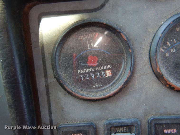 image for item HK9506 1998 Pierce  pumper fire truck