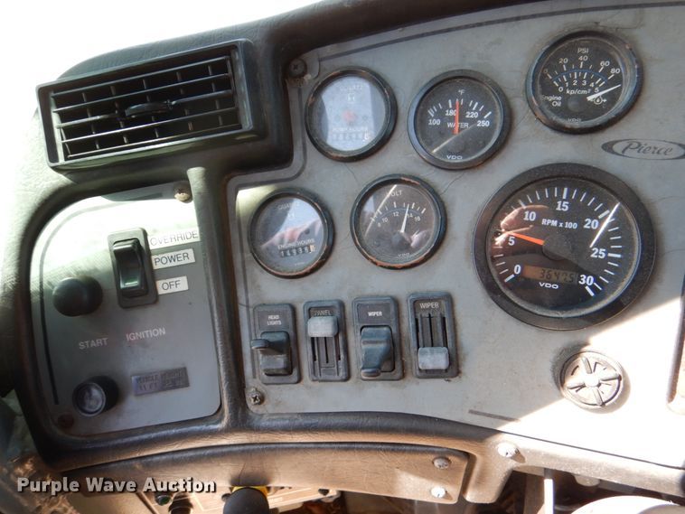 image for item HK9506 1998 Pierce  pumper fire truck