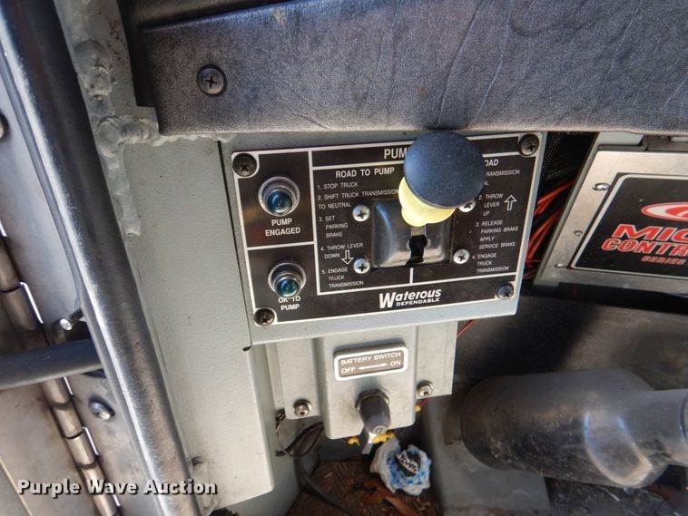 image for item HK9506 1998 Pierce  pumper fire truck