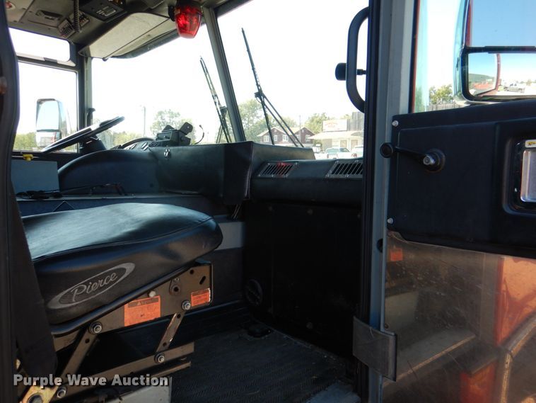 image for item HK9506 1998 Pierce  pumper fire truck