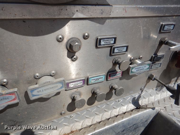 image for item HK9506 1998 Pierce  pumper fire truck