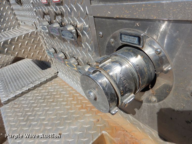 image for item HK9506 1998 Pierce  pumper fire truck