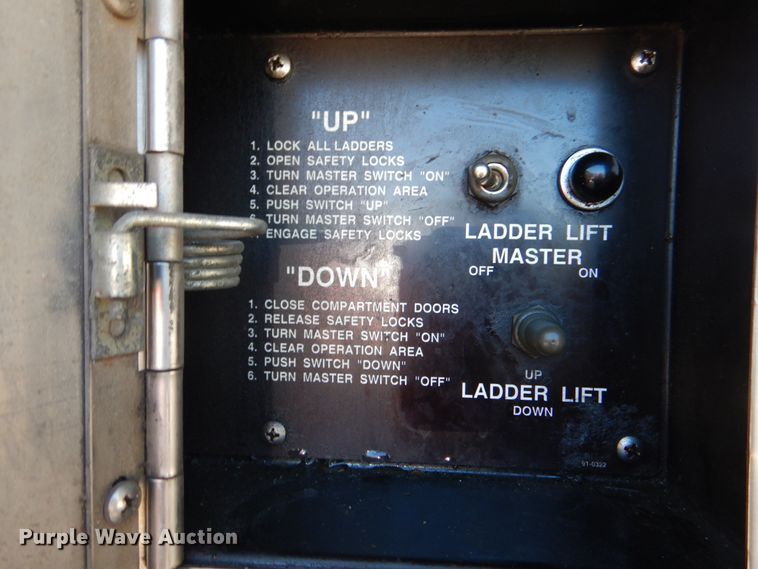 image for item HK9506 1998 Pierce  pumper fire truck