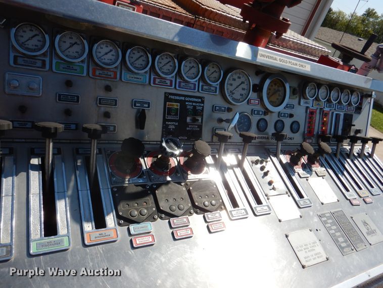 image for item HK9506 1998 Pierce  pumper fire truck