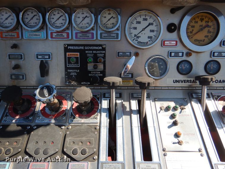 image for item HK9506 1998 Pierce  pumper fire truck