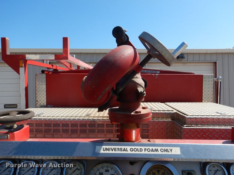 image for item HK9506 1998 Pierce  pumper fire truck