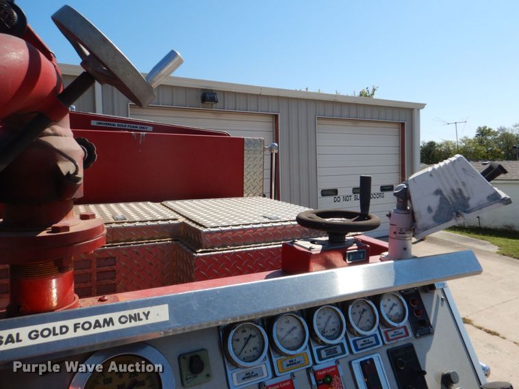 image for item HK9506 1998 Pierce  pumper fire truck