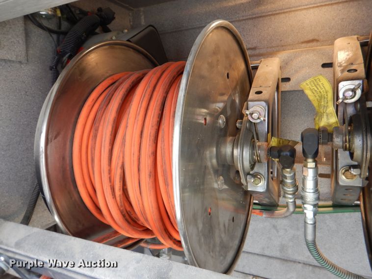 image for item HK9506 1998 Pierce  pumper fire truck