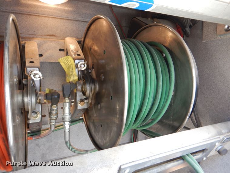 image for item HK9506 1998 Pierce  pumper fire truck