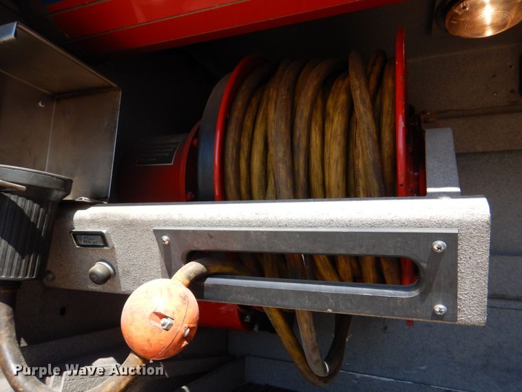 image for item HK9506 1998 Pierce  pumper fire truck