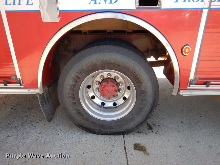 image for item HK9506 1998 Pierce  pumper fire truck