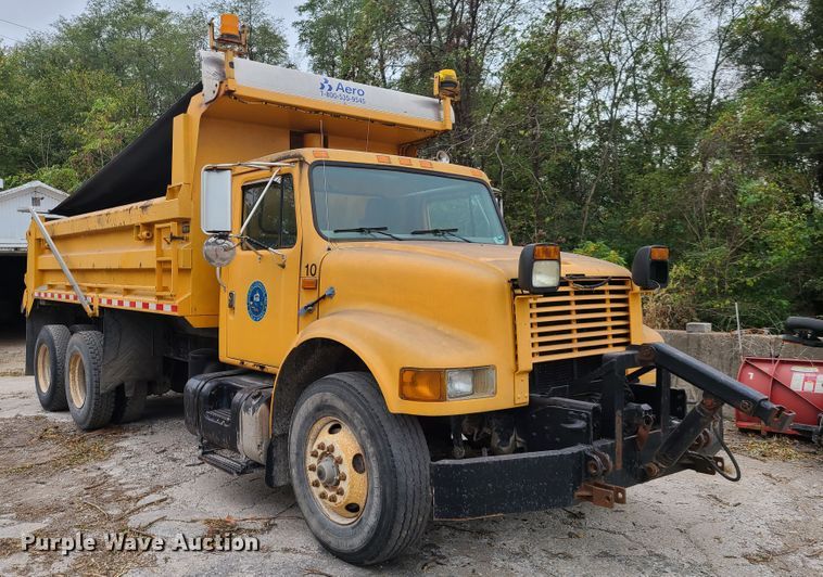 image for item HM9250 1999 International 4900  dump truck