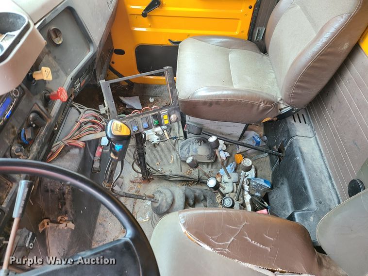 image for item HM9250 1999 International 4900  dump truck