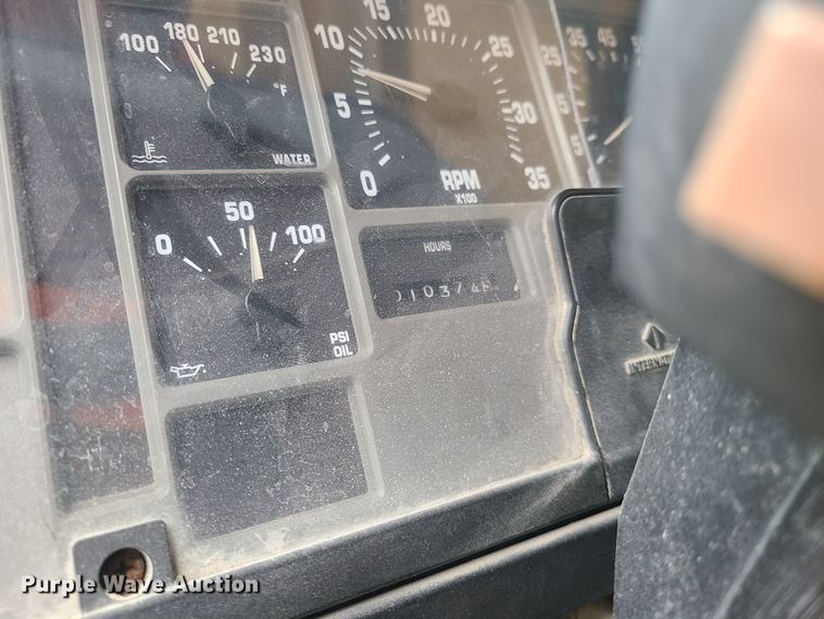 image for item HM9250 1999 International 4900  dump truck