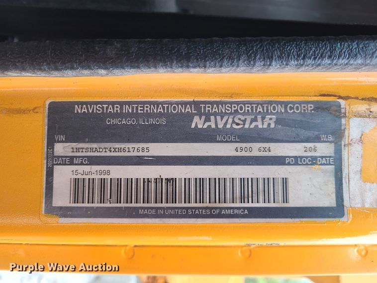 image for item HM9250 1999 International 4900  dump truck