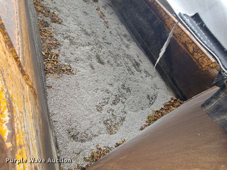 image for item HM9250 1999 International 4900  dump truck