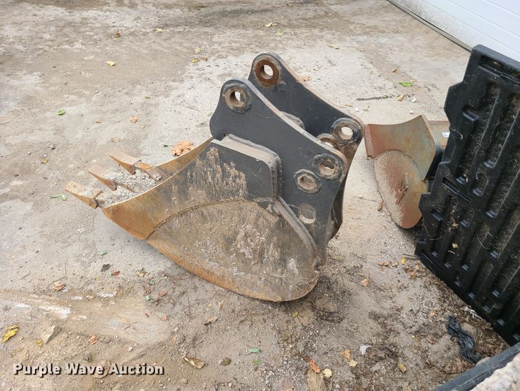image for item HM9252 (2) backhoe buckets