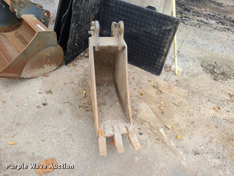 image for item HM9252 (2) backhoe buckets