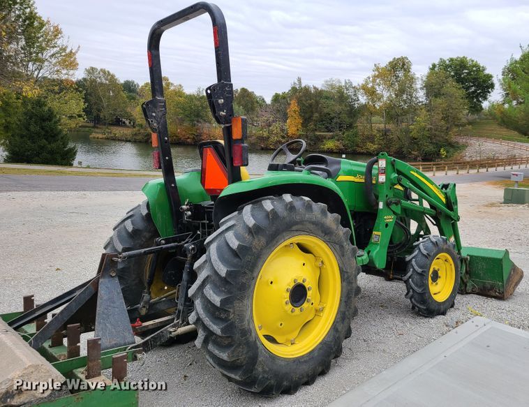 image for item HM9254 2007 John Deere 4320  tractor