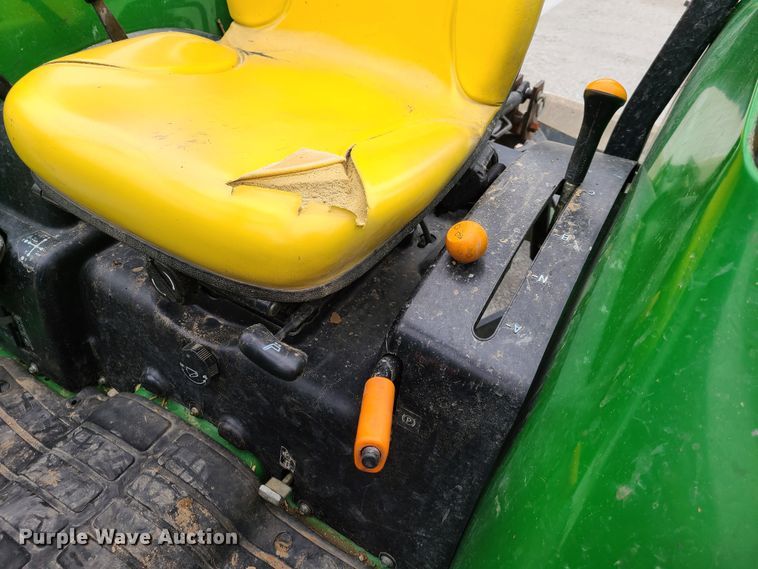 image for item HM9254 2007 John Deere 4320  tractor