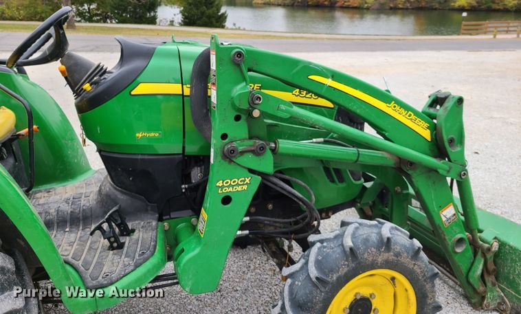 image for item HM9254 2007 John Deere 4320  tractor