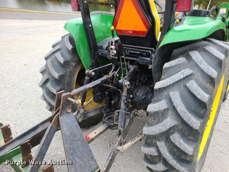 image for item HM9254 2007 John Deere 4320  tractor