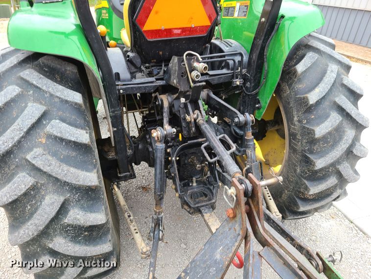 image for item HM9254 2007 John Deere 4320  tractor