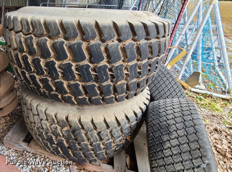 image for item HM9254 2007 John Deere 4320  tractor