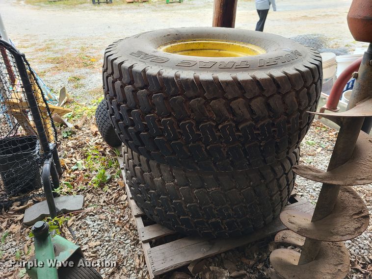 image for item HM9254 2007 John Deere 4320  tractor