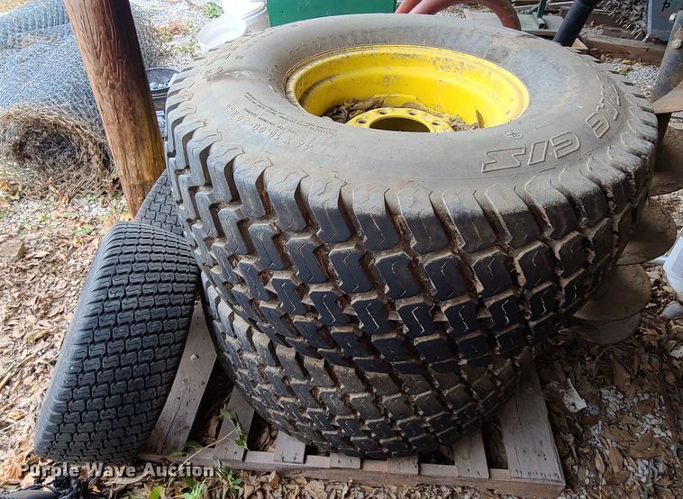 image for item HM9254 2007 John Deere 4320  tractor