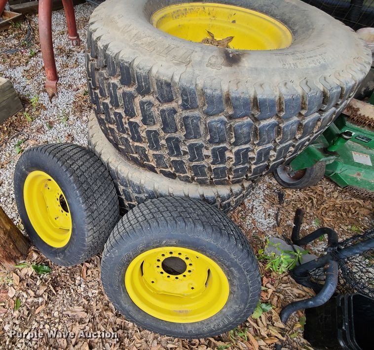 image for item HM9254 2007 John Deere 4320  tractor