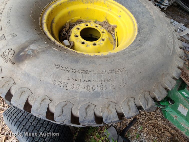 image for item HM9254 2007 John Deere 4320  tractor