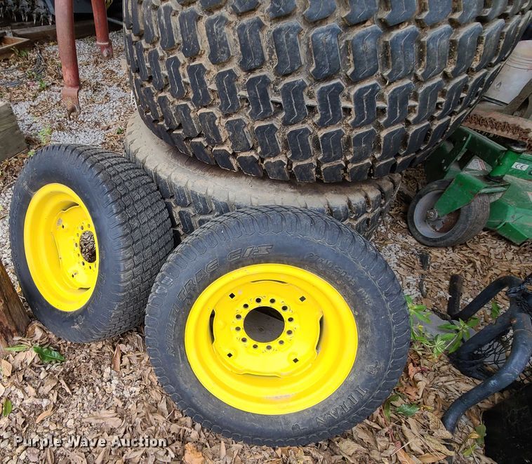 image for item HM9254 2007 John Deere 4320  tractor