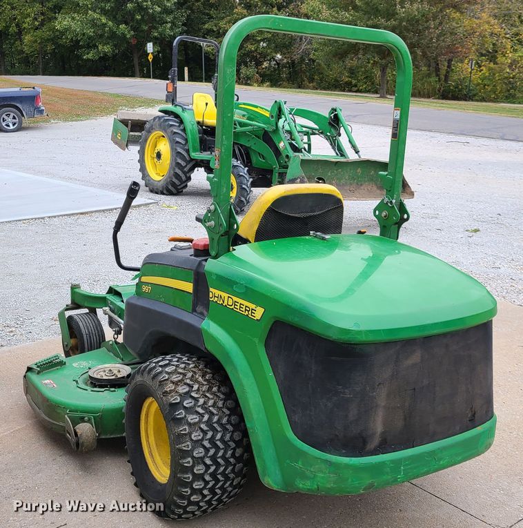 image for item HM9255 John Deere 997 ZTR lawn mower