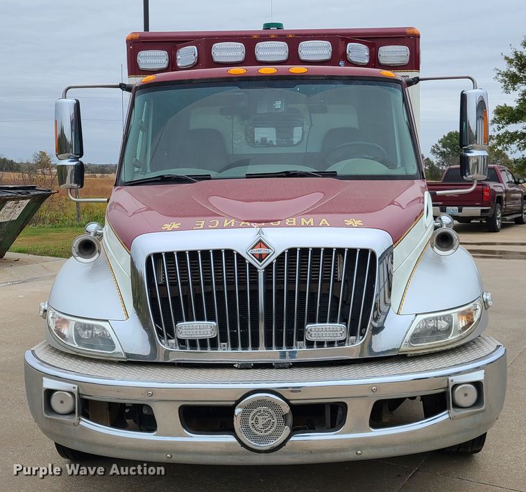 image for item HM9256 2014 International 4300  ambulance