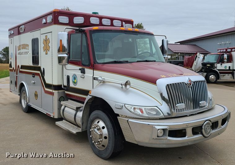 image for item HM9256 2014 International 4300  ambulance