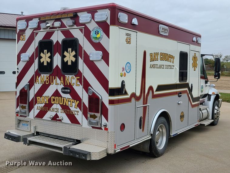 image for item HM9256 2014 International 4300  ambulance
