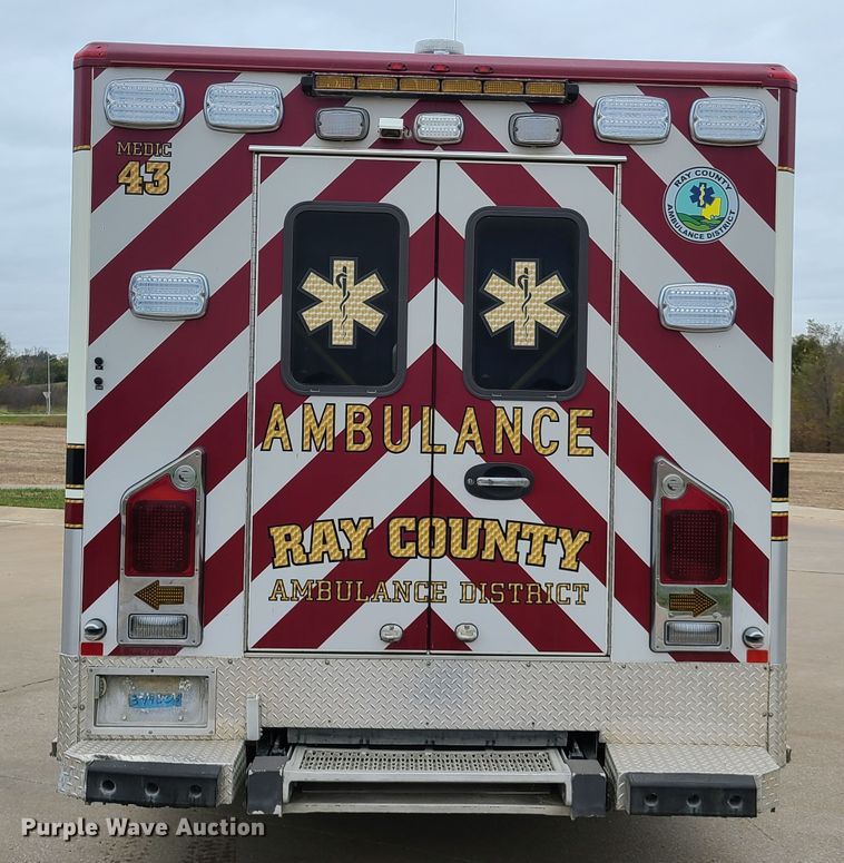 image for item HM9256 2014 International 4300  ambulance