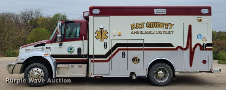 image for item HM9256 2014 International 4300  ambulance
