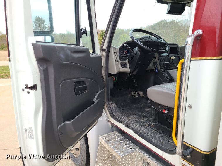 image for item HM9256 2014 International 4300  ambulance