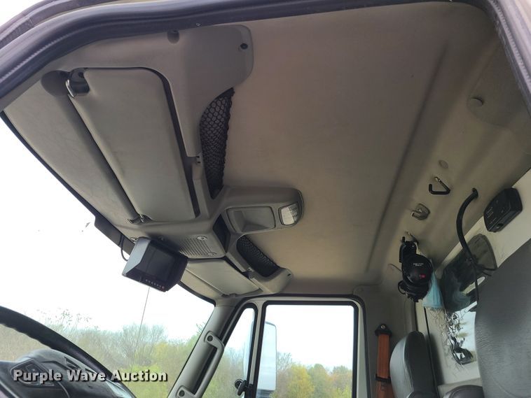 image for item HM9256 2014 International 4300  ambulance