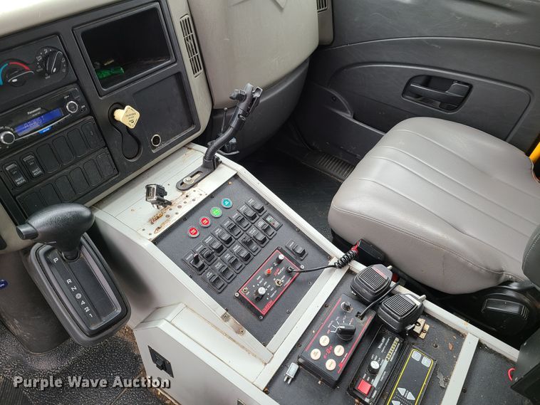 image for item HM9256 2014 International 4300  ambulance