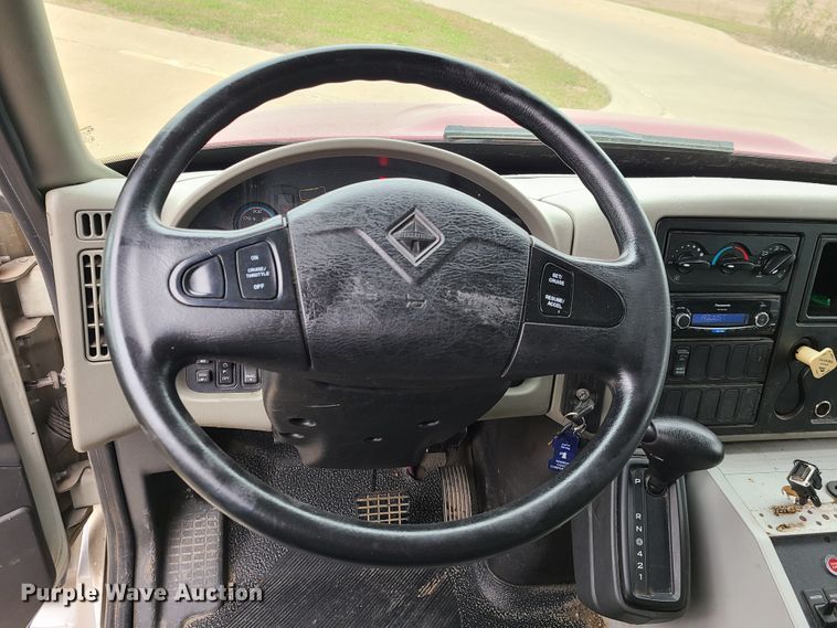 image for item HM9256 2014 International 4300  ambulance