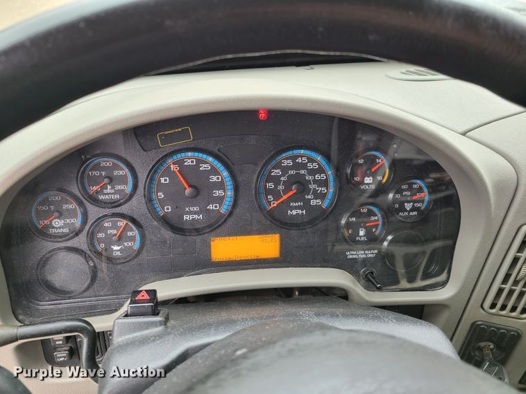 image for item HM9256 2014 International 4300  ambulance