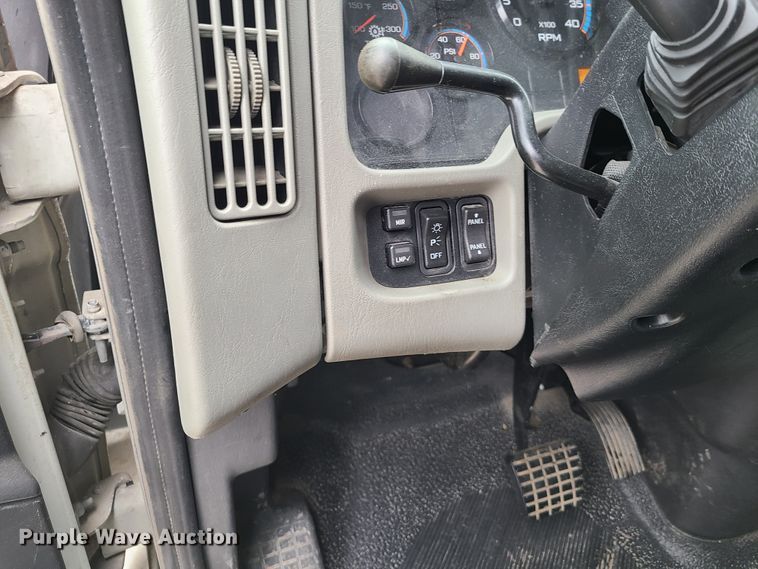 image for item HM9256 2014 International 4300  ambulance