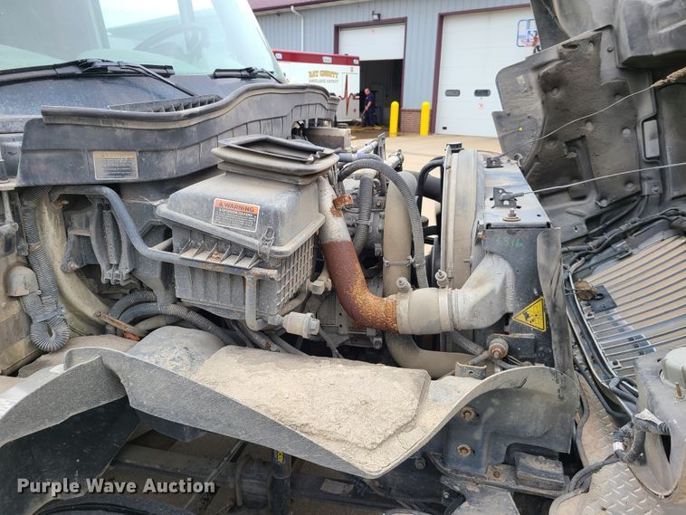 image for item HM9256 2014 International 4300  ambulance